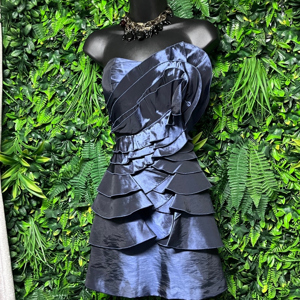 BCBGeneration Dress Size 4 Navy Blue Strapless Tiered Ruffle Mini Cocktail 3877
